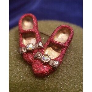Dorothy Ruby Slippers Wizard of Oz Silvertone Rhinestone Brooch Pin 1997